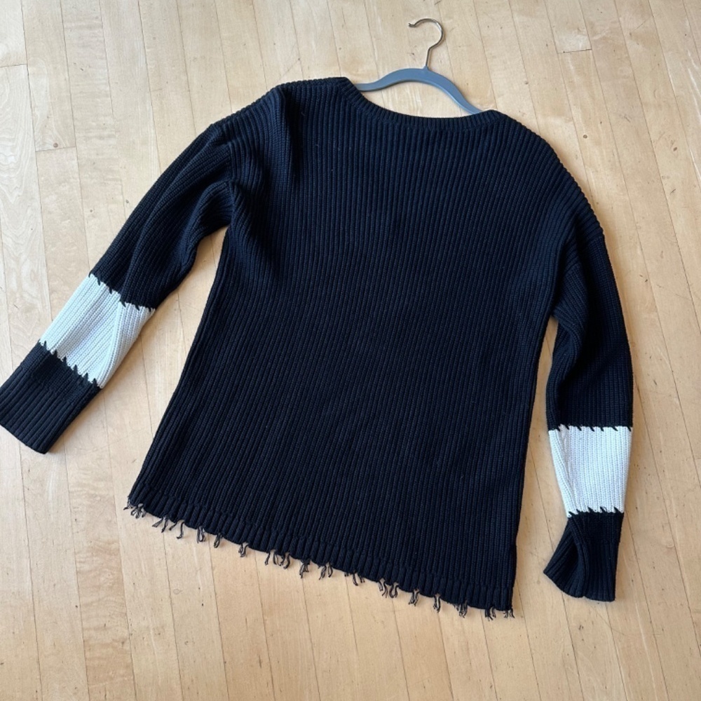 J. Society New York Black chunky knit v neck sweater, Med. CB2108 - Picture 3 of 6